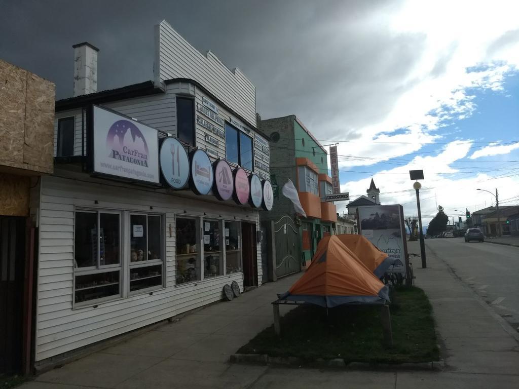 Carfran Patagonia Hostel Puerto Natales Bagian luar foto